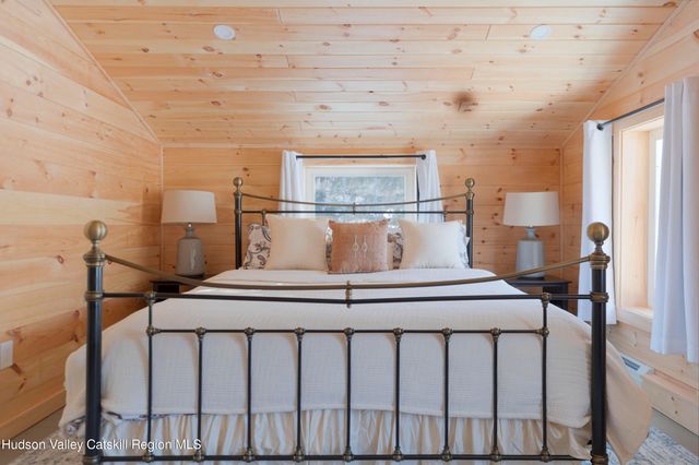 8 Don Irwin Road, Prattsville, NY 12468