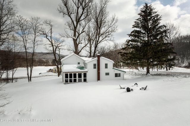 8 Don Irwin Road, Prattsville, NY 12468