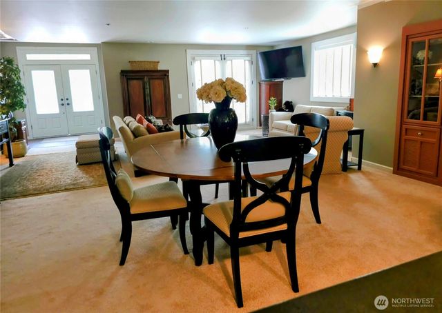 23618 SE Tiger Mountain Road, Issaquah, WA 98027