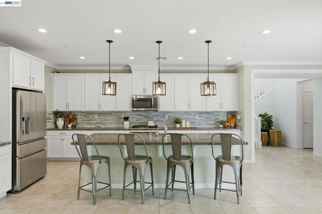 2352 Augusta Ave, Tracy, CA 95377