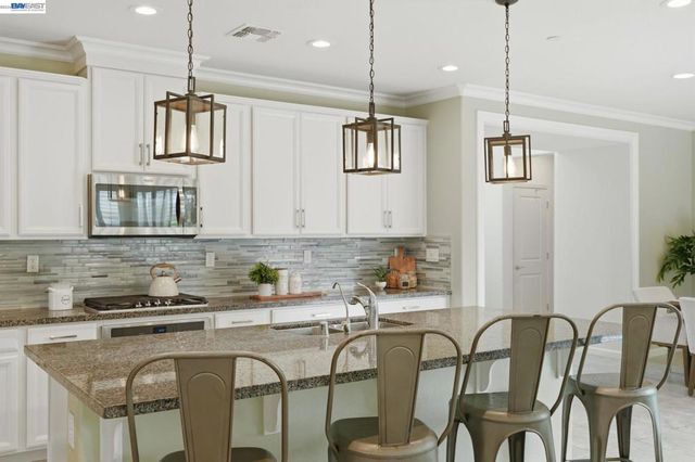 2352 Augusta Ave, Tracy, CA 95377