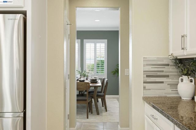 2352 Augusta Ave, Tracy, CA 95377