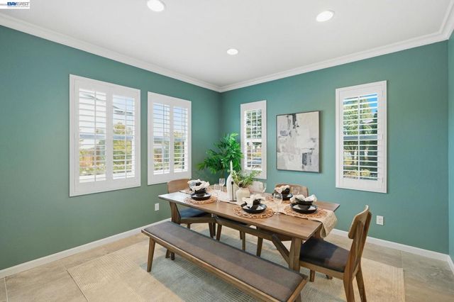 2352 Augusta Ave, Tracy, CA 95377