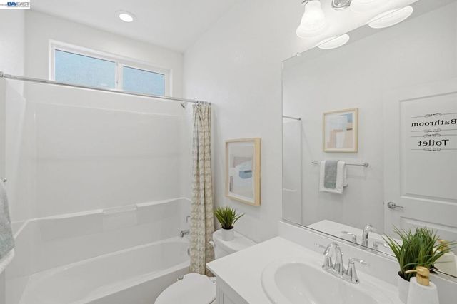 2352 Augusta Ave, Tracy, CA 95377