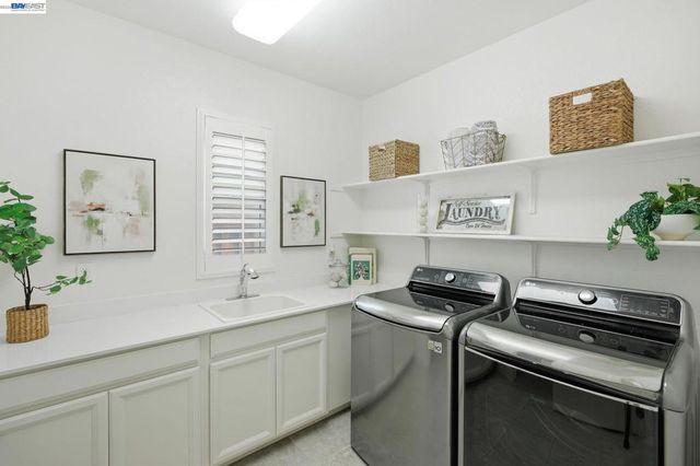 2352 Augusta Ave, Tracy, CA 95377