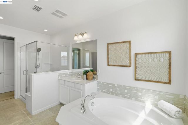 2352 Augusta Ave, Tracy, CA 95377