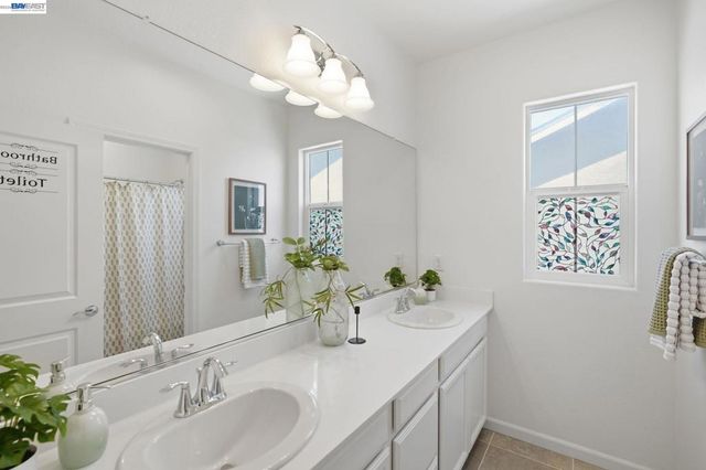 2352 Augusta Ave, Tracy, CA 95377