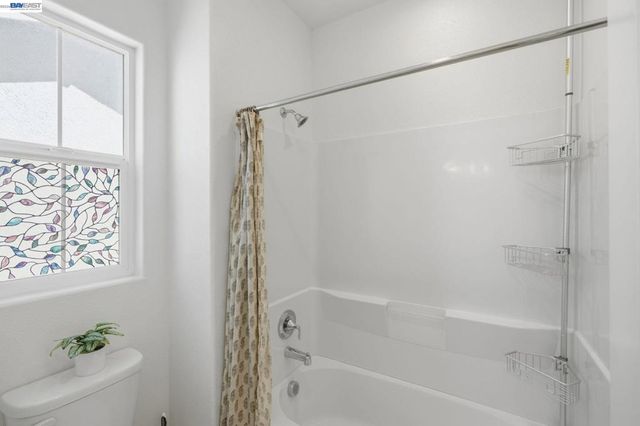 2352 Augusta Ave, Tracy, CA 95377