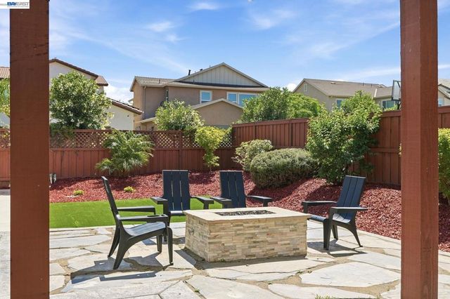 2352 Augusta Ave, Tracy, CA 95377