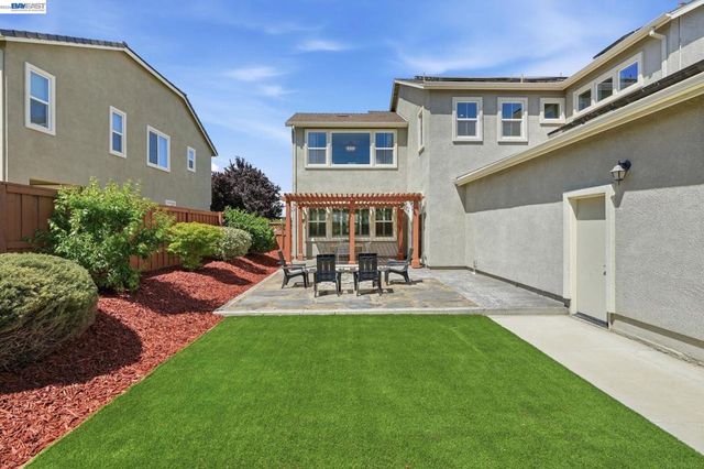 2352 Augusta Ave, Tracy, CA 95377