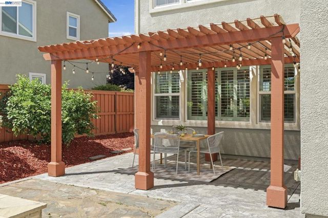 2352 Augusta Ave, Tracy, CA 95377