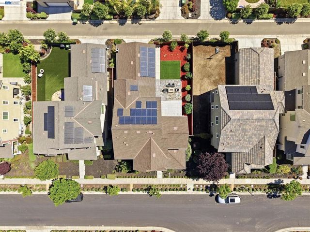 2352 Augusta Ave, Tracy, CA 95377