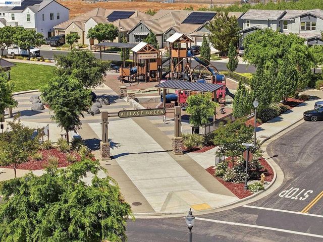 2352 Augusta Ave, Tracy, CA 95377