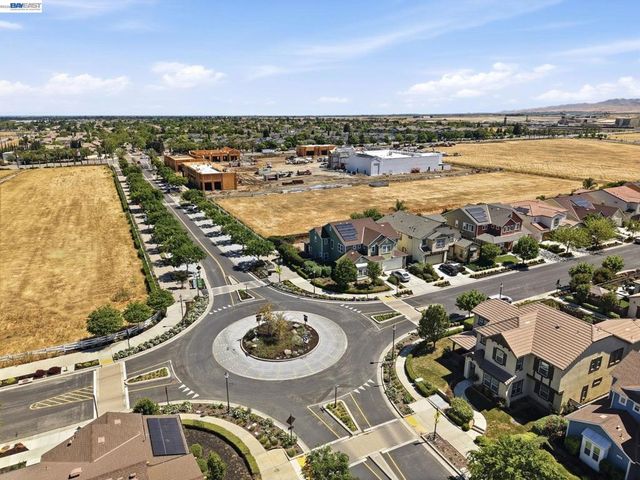 2352 Augusta Ave, Tracy, CA 95377