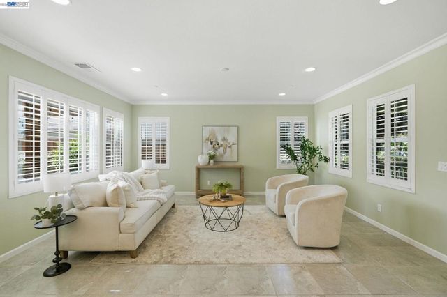 2352 Augusta Ave, Tracy, CA 95377