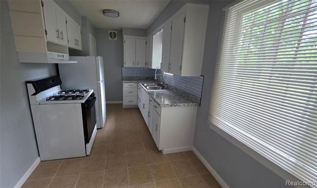 5813 Winthrop Boulevard, Flint, MI 48505
