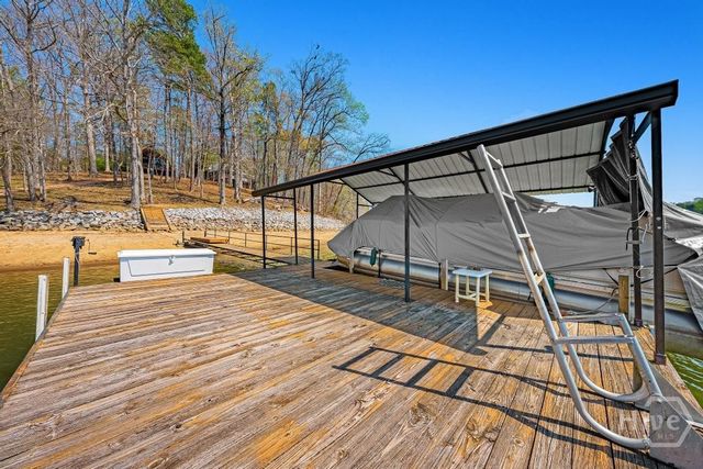997 Rue Fleur de Lis, Lavonia, GA 30553