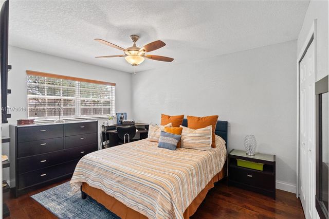 9136 NW 32nd Pl, Sunrise, FL 33351