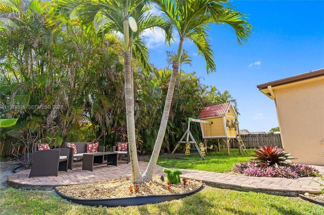 9136 NW 32nd Pl, Sunrise, FL 33351