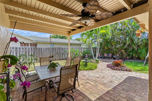 9136 NW 32nd Pl, Sunrise, FL 33351