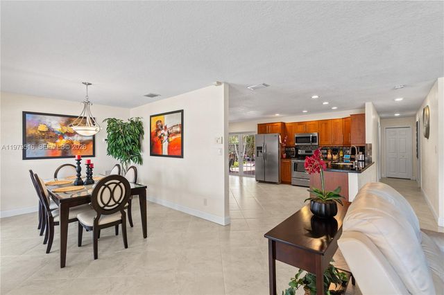 9136 NW 32nd Pl, Sunrise, FL 33351