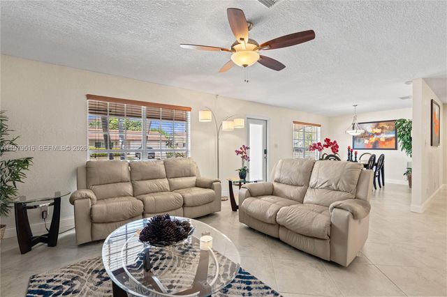 9136 NW 32nd Pl, Sunrise, FL 33351