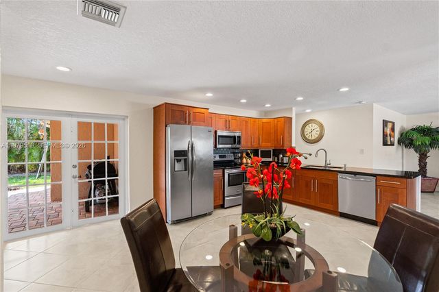 9136 NW 32nd Pl, Sunrise, FL 33351