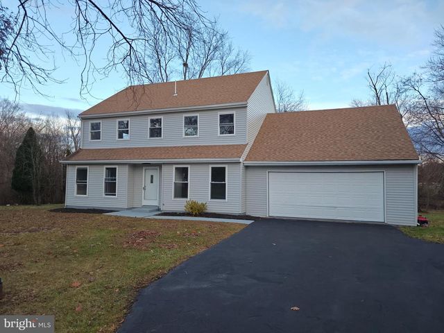 1925 FOSTER RD, Hatfield, PA 19440
