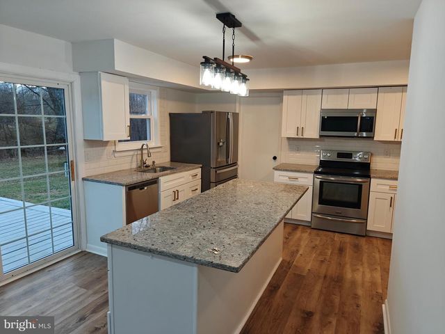 1925 FOSTER RD, Hatfield, PA 19440