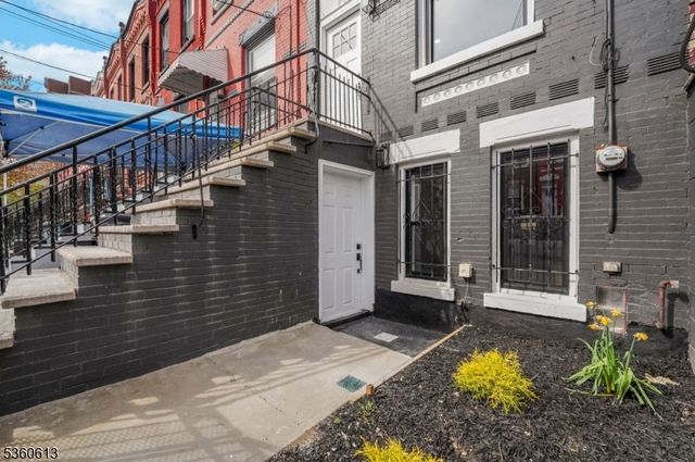 62 Union St, Jersey City, NJ 07304