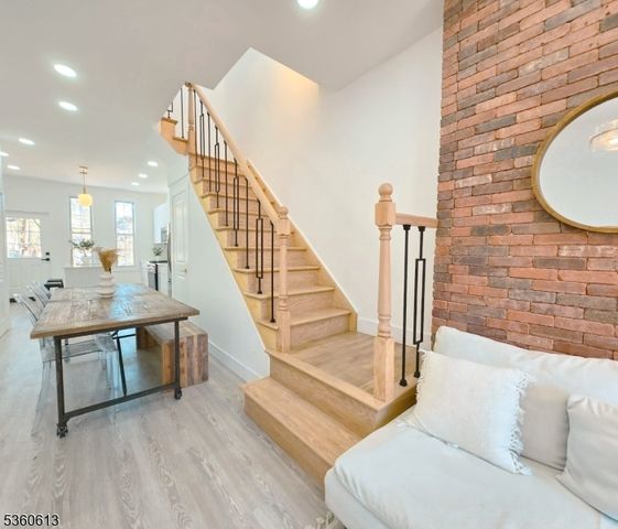 62 Union St, Jersey City, NJ 07304