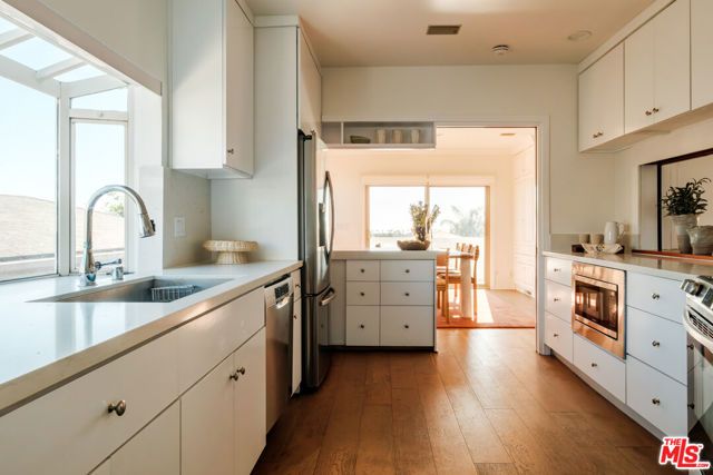 905 Berkeley Street, Santa Monica, CA 90403