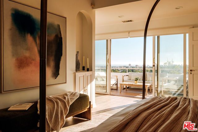 905 Berkeley Street, Santa Monica, CA 90403