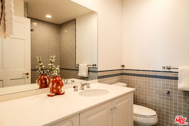 905 Berkeley Street, Santa Monica, CA 90403