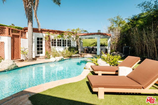 905 Berkeley Street, Santa Monica, CA 90403