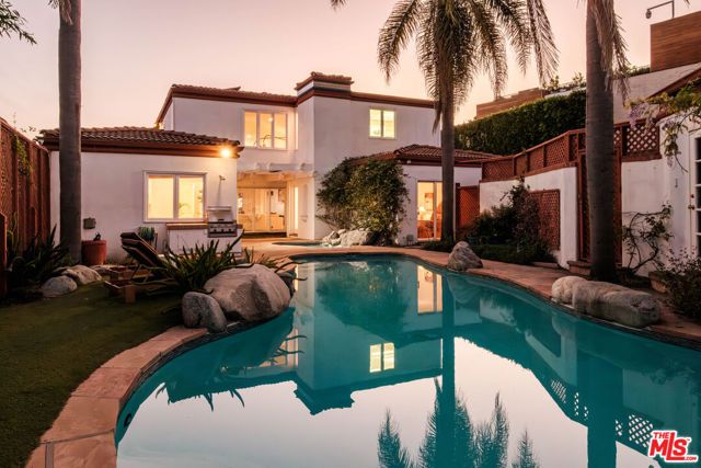 905 Berkeley Street, Santa Monica, CA 90403