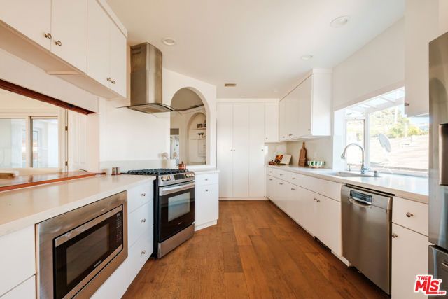 905 Berkeley Street, Santa Monica, CA 90403