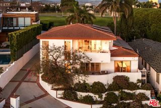 905 Berkeley Street, Santa Monica, CA 90403