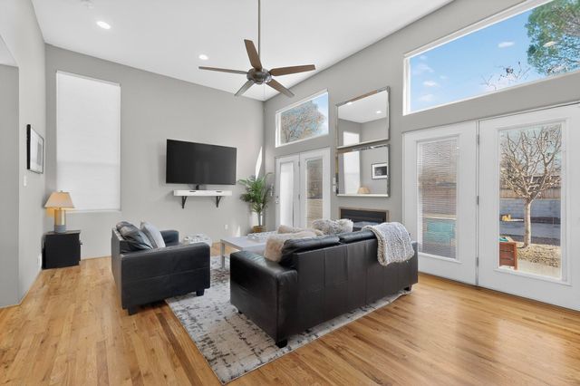 1212 Calle Del Sol NE, Albuquerque, NM 87106