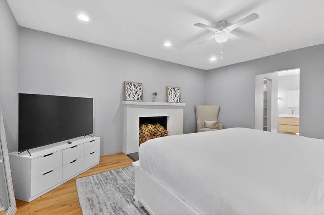 1212 Calle Del Sol NE, Albuquerque, NM 87106