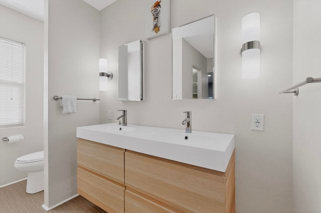 1212 Calle Del Sol NE, Albuquerque, NM 87106