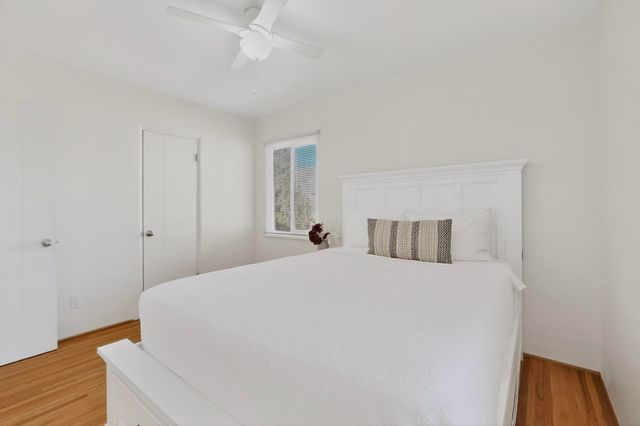 1212 Calle Del Sol NE, Albuquerque, NM 87106