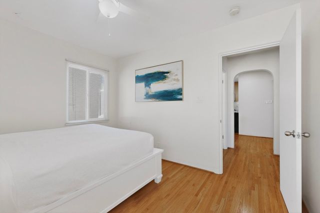 1212 Calle Del Sol NE, Albuquerque, NM 87106