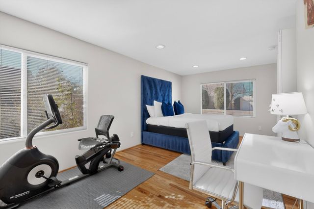 1212 Calle Del Sol NE, Albuquerque, NM 87106