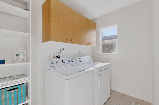 1212 Calle Del Sol NE, Albuquerque, NM 87106