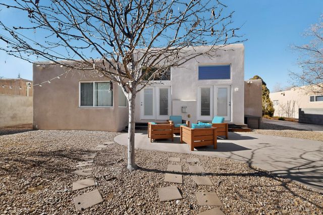 1212 Calle Del Sol NE, Albuquerque, NM 87106