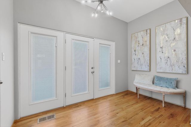 1212 Calle Del Sol NE, Albuquerque, NM 87106