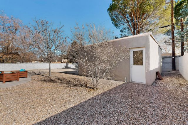 1212 Calle Del Sol NE, Albuquerque, NM 87106