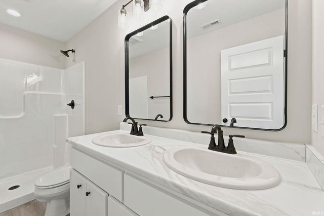 10943 Wild Iris Cove, Fort Wayne, IN 46818