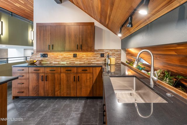 2521 Lake Ridge Shores Circle, Reno, NV 89519